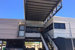 Exterior - Nyola Beach House  - Peppy Beach Retreat (Peppermint Grove Beach)