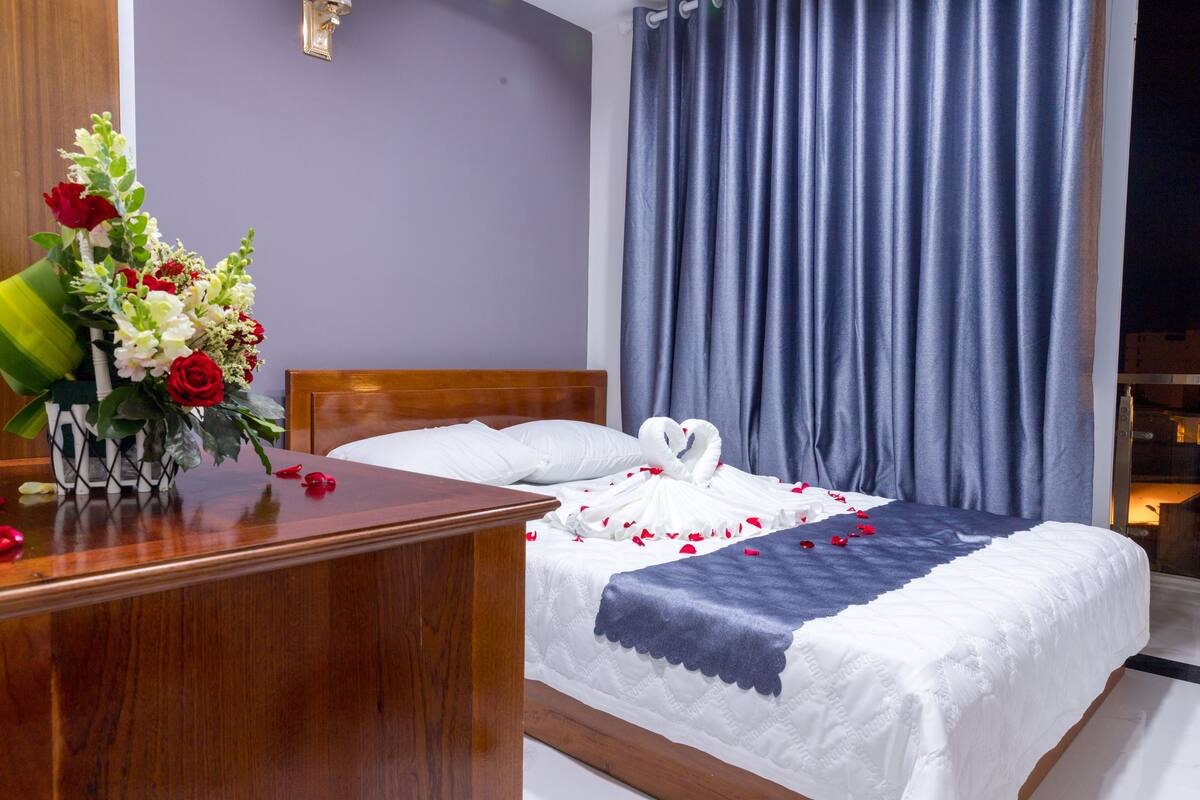Minibar, desk, iron/ironing board, free WiFi