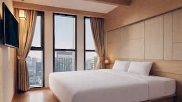 Standard Double + Netflix (Personal ID use) | Premium bedding, soundproofing, free WiFi, bed sheets