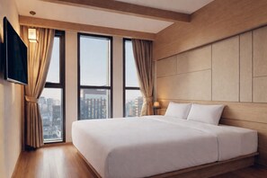 Premium bedding, soundproofing, free WiFi, bed sheets - Hotel POCO Seongsu (Seoul)