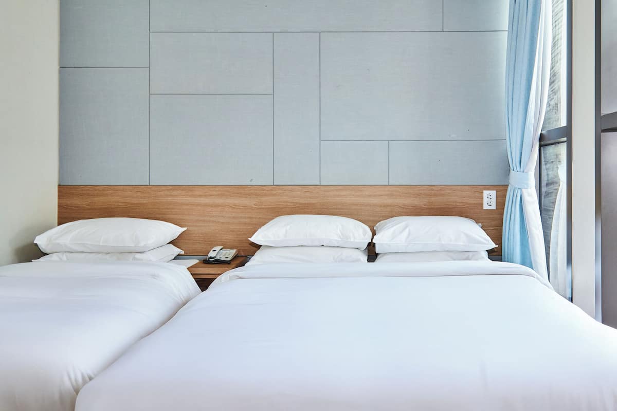 1 bedroom, premium bedding, soundproofing, free WiFi