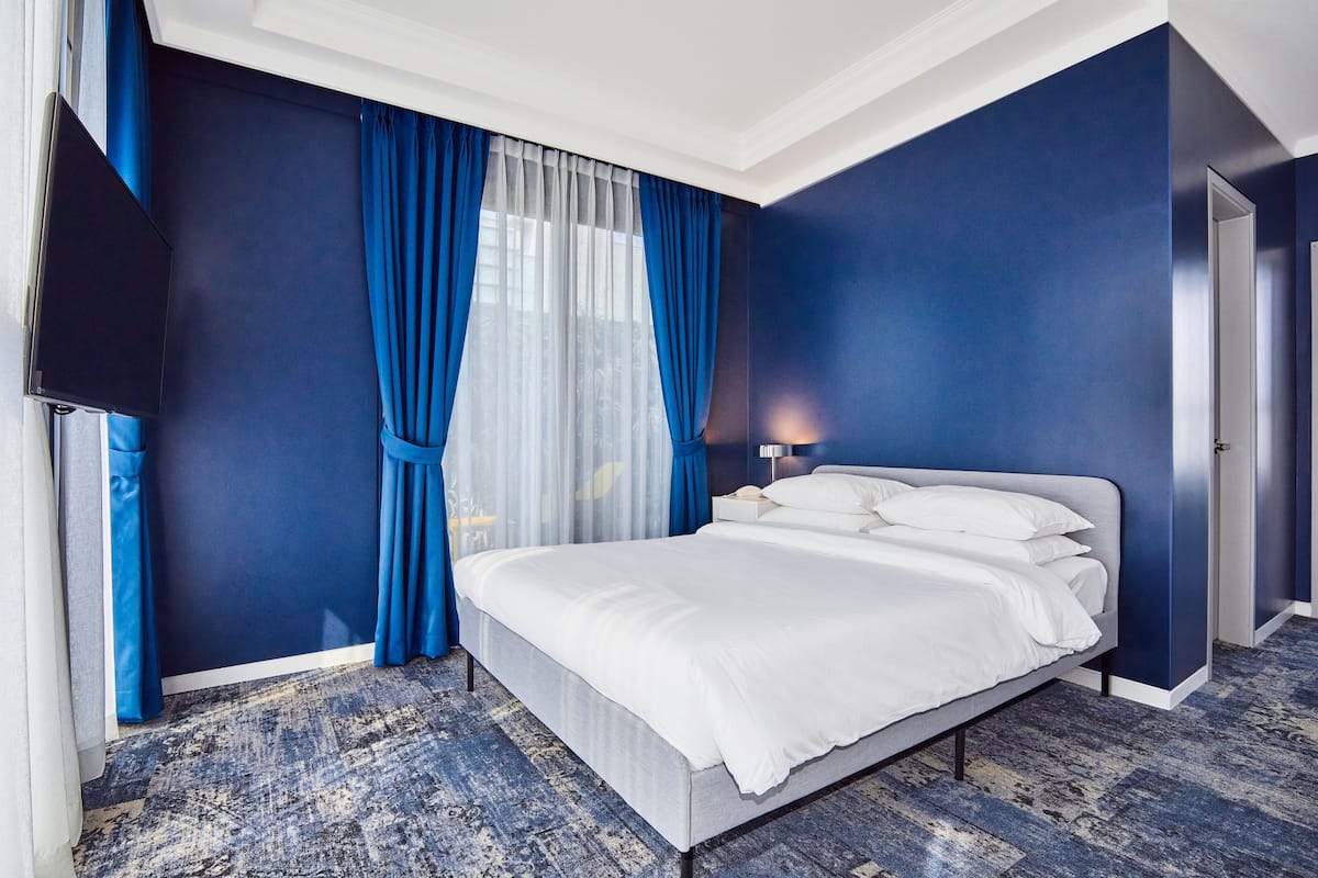 1 bedroom, premium bedding, soundproofing, free WiFi