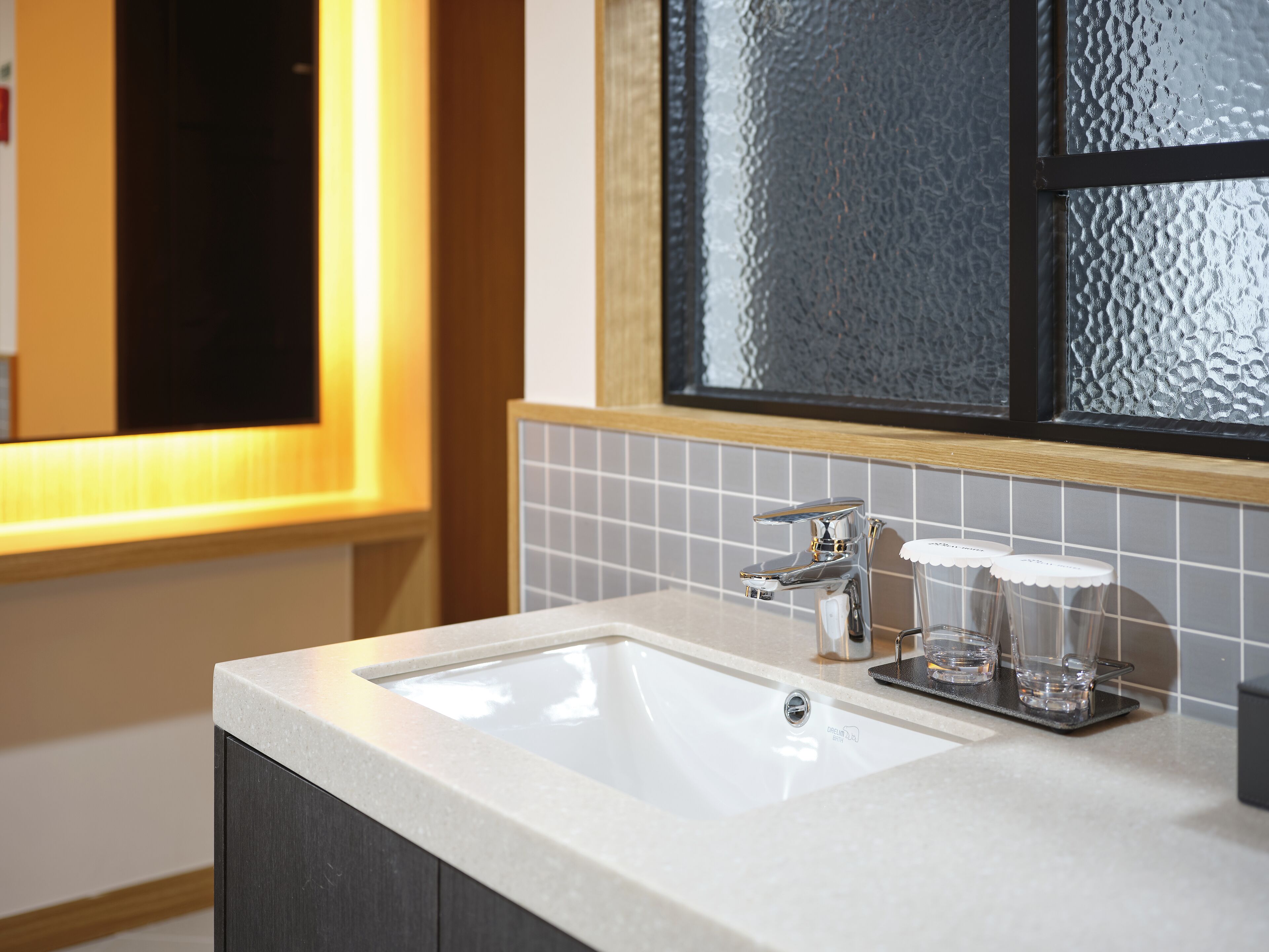 double room (styler) | bathroom sink