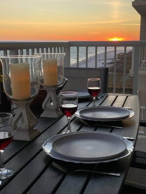 Outdoor dining - Private beachfront condo, sleeps 8, Perdido Key (Pensacola)