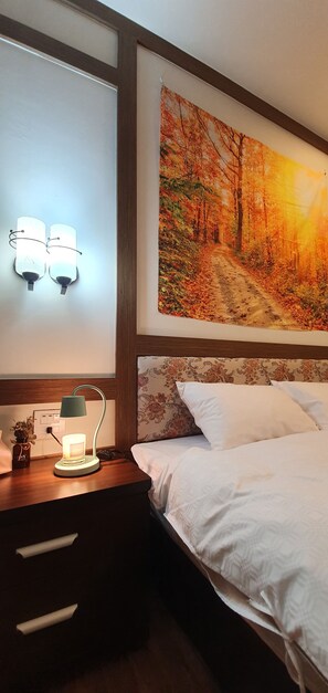 Quadruple Room | Desk, laptop workspace, blackout drapes, free WiFi
