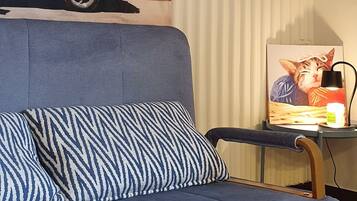 Quadruple Room | Desk, laptop workspace, blackout drapes, free WiFi