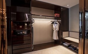 Suite Eksekutif | Fasilitas kamar