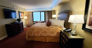 2 عدّة غرف نوم وخزنة داخل الغرفة ومكواة/لوح كي وواي فاي