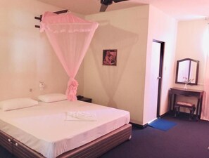 Free WiFi - Sana's Beach Guesthouse and Restaurant (Negombo)