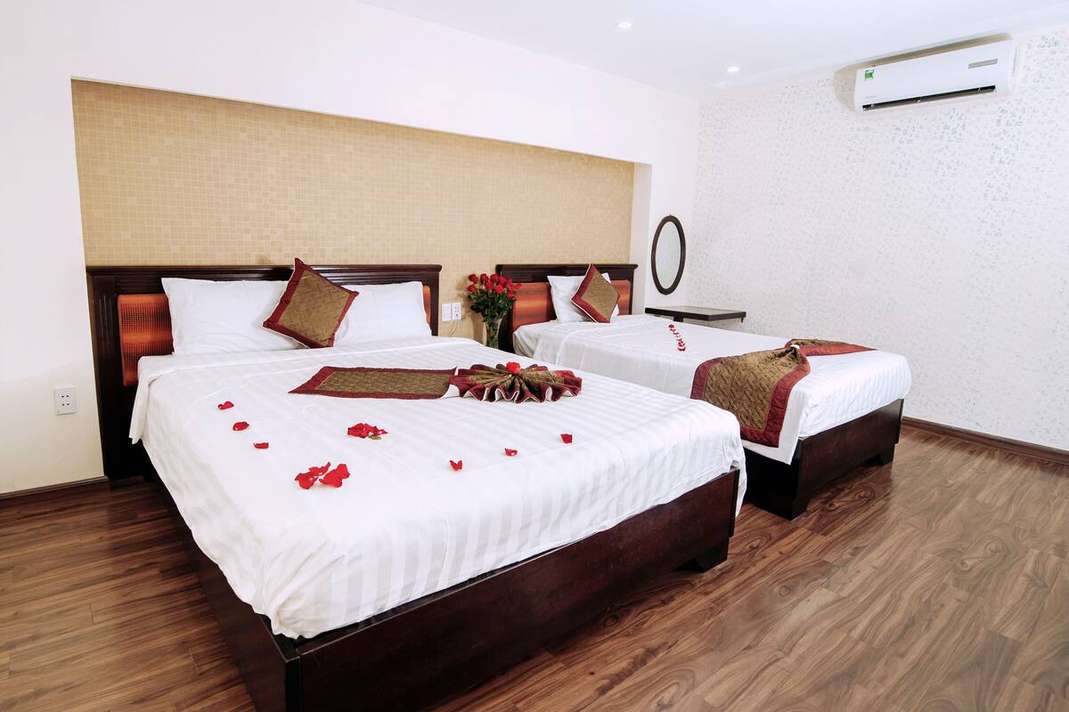 Basic Triple Room | Soundproofing, free WiFi