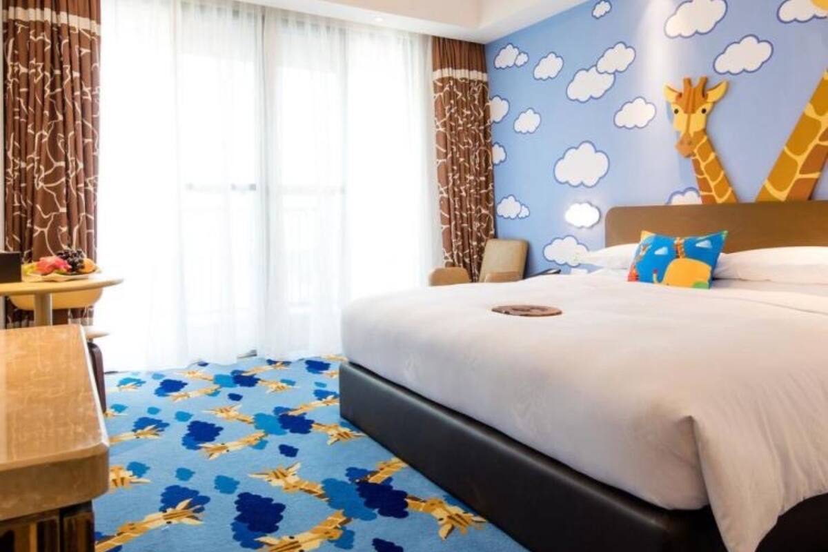 Blackout curtains, free WiFi, bed sheets