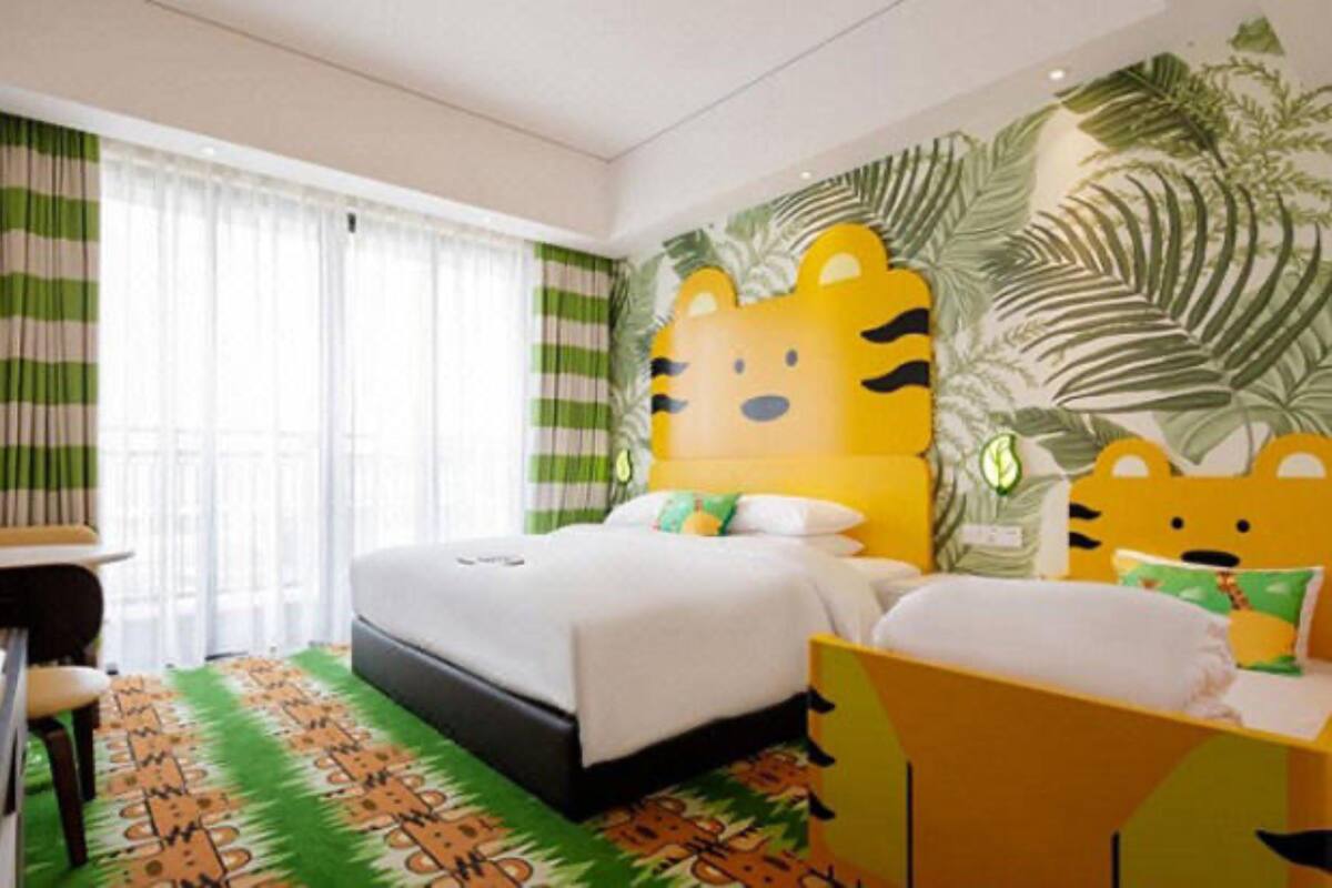 Family Room (A) | Blackout curtains, free WiFi, bed sheets