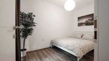 1 bedroom, soundproofing, iron/ironing board, WiFi