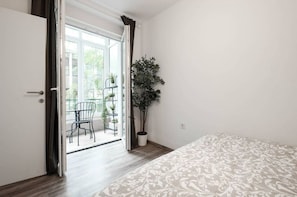 1 bedroom, soundproofing, iron/ironing board, WiFi
