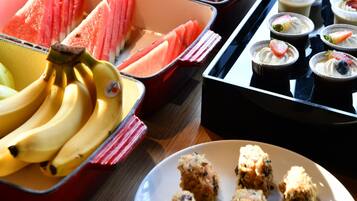 Daily buffet breakfast for a fee