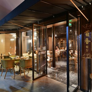 Restaurant - Blossom Hill Inn · Shantang (Suzhou)