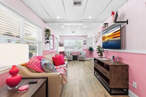 Smart TV - All New Pink She Shed by the Seashore is just steps from the sand (Redington Shores)