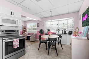 Dining - All New Pink She Shed by the Seashore is just steps from the sand (Redington Shores)