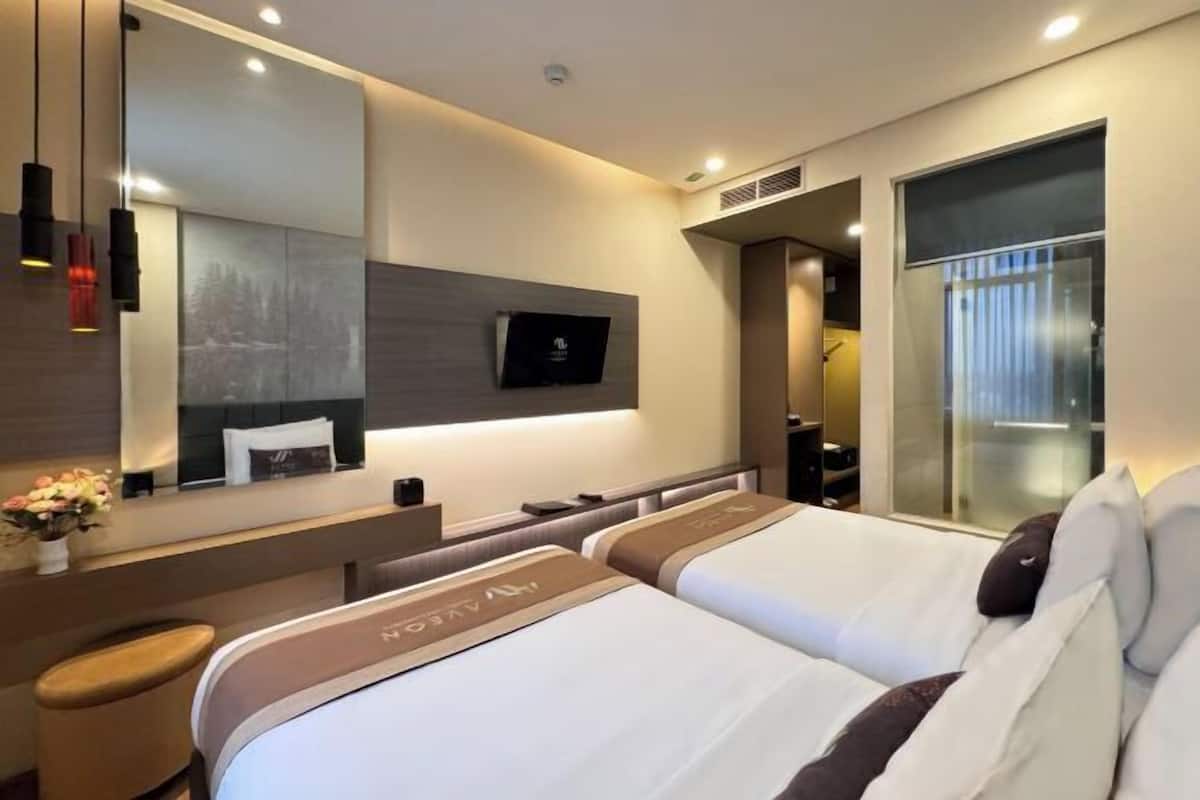 In-room safe, desk, free WiFi, wheelchair access