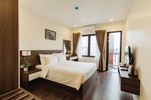 In-room safe, desk, blackout curtains, free WiFi - Paragon House & Residence (Hanoi)