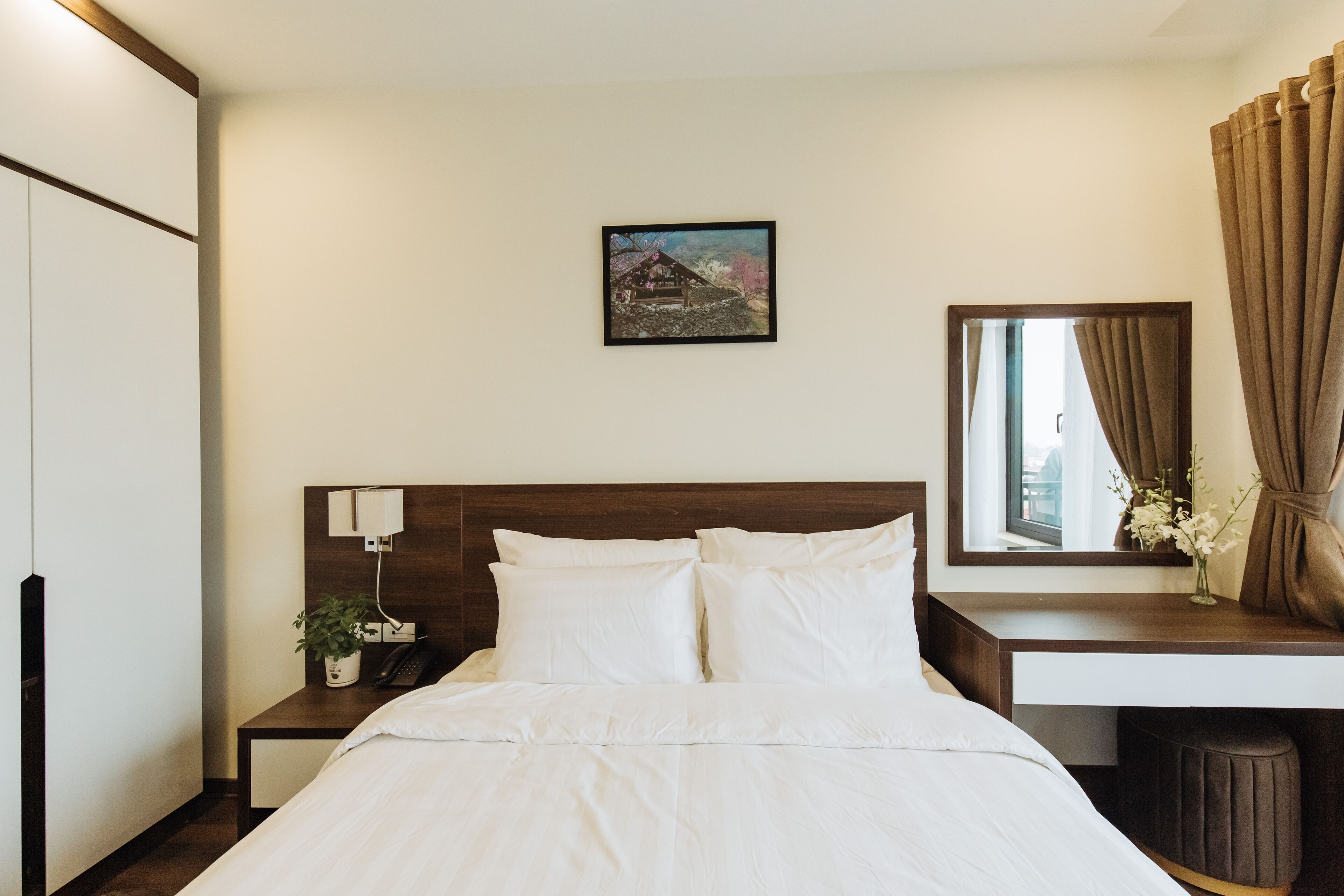 Photo - Paragon House and Residence