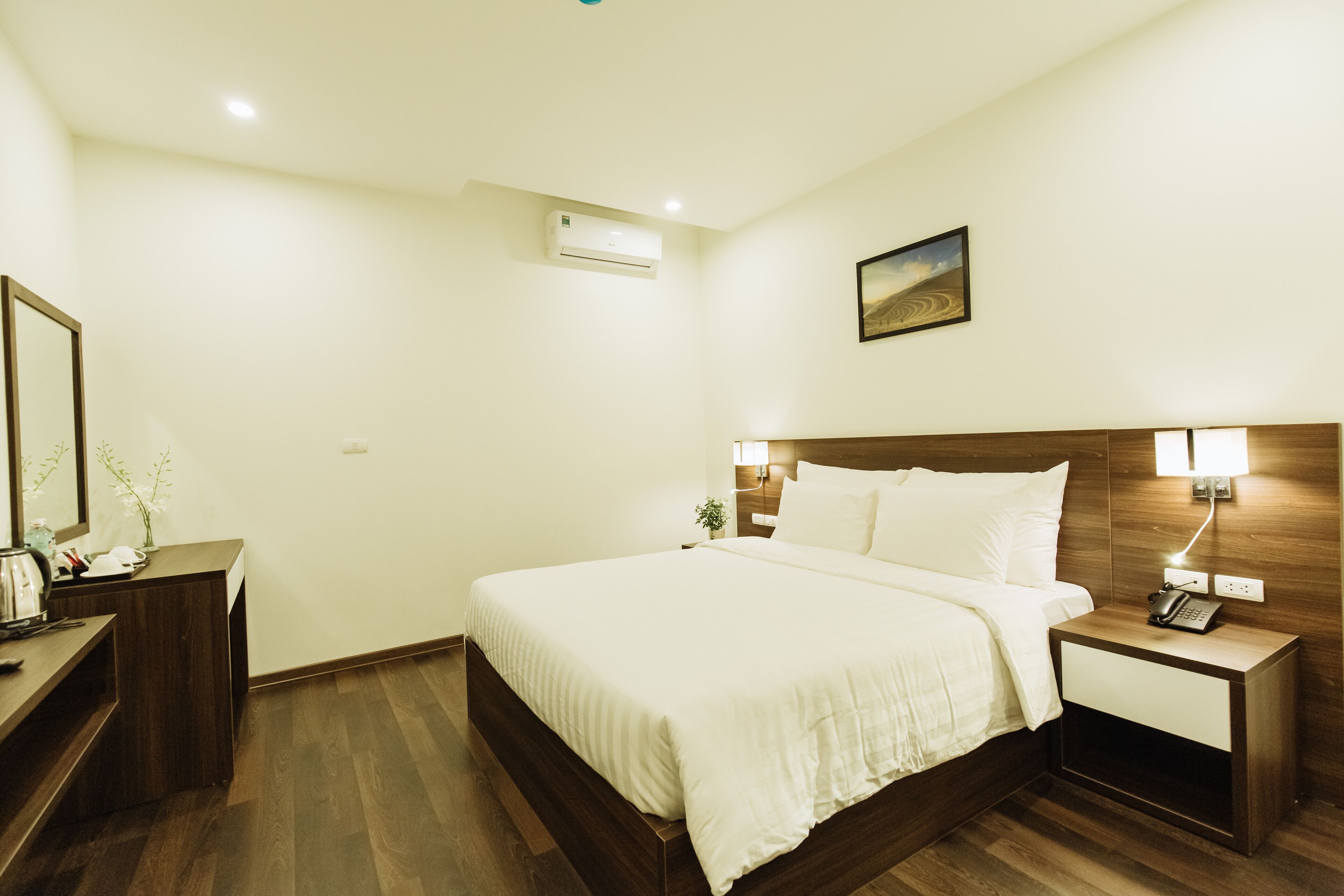 Photo - Paragon House and Residence