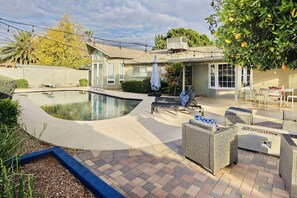 Kolam renang outdoor