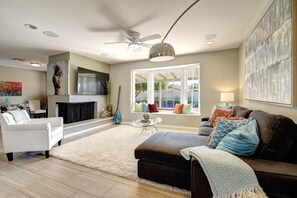 TV, fireplace, streaming services