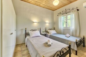 Villa Design - 2 sovrum - privat pool | 2 sovrum, värdeförvaringsskåp på rummet och strykjärn/strykbräda