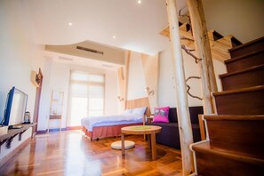 مكتب وتجهيزات عازلة للصوت وواي فاي مجانًا