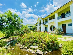 المنشأة من الخارج