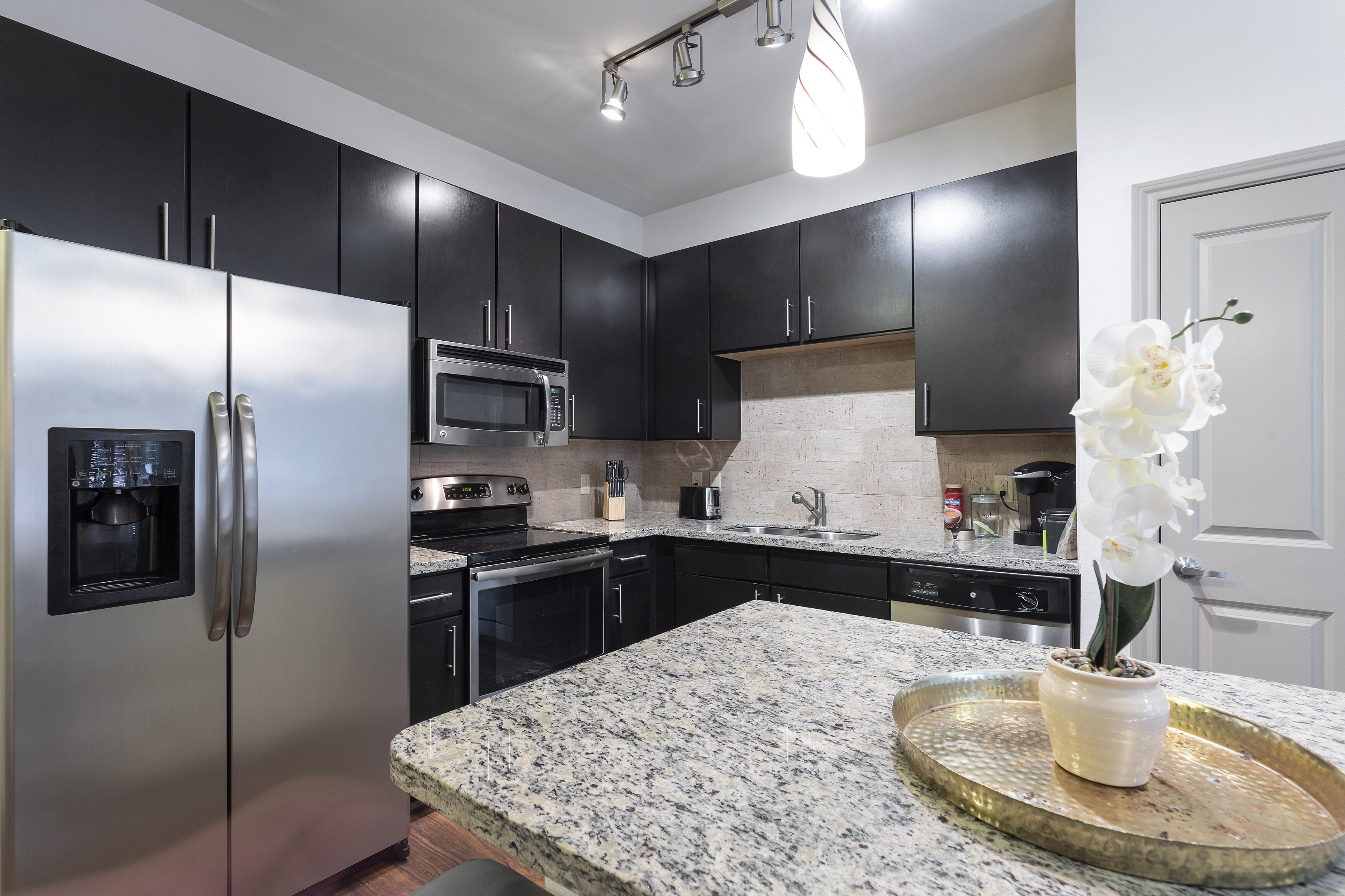 Oven, stovetop, dishwasher, coffee/tea maker