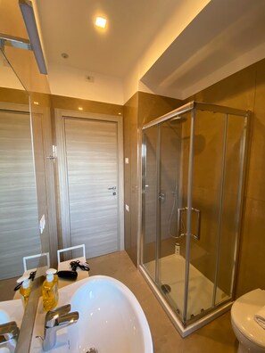 Hair dryer, towels, toilet paper - MDC LUXURY ROOMS NAPLES 2 (Napoli)