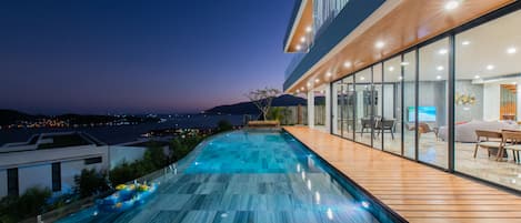 Luxury Villa, 6 Bedrooms, Ocean View, Oceanfront | Beach/ocean view