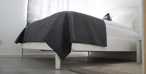 Douche, sèche-cheveux, chauffage par le sol (salle de bains)