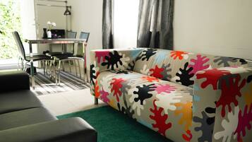 Economy Apartment | Living area | 32-inch Smart TV with digital channels, TV, Netflix