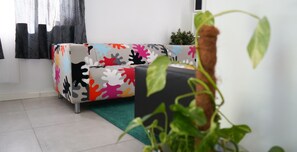 Economy Apartment | Living area | 32-inch Smart TV with digital channels, TV, Netflix - Stay Home Villa (Rødovre)