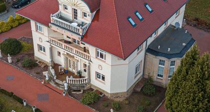 Villa Hünlich - Apartment with a balcony and a wonderful view of Upper Lusatia