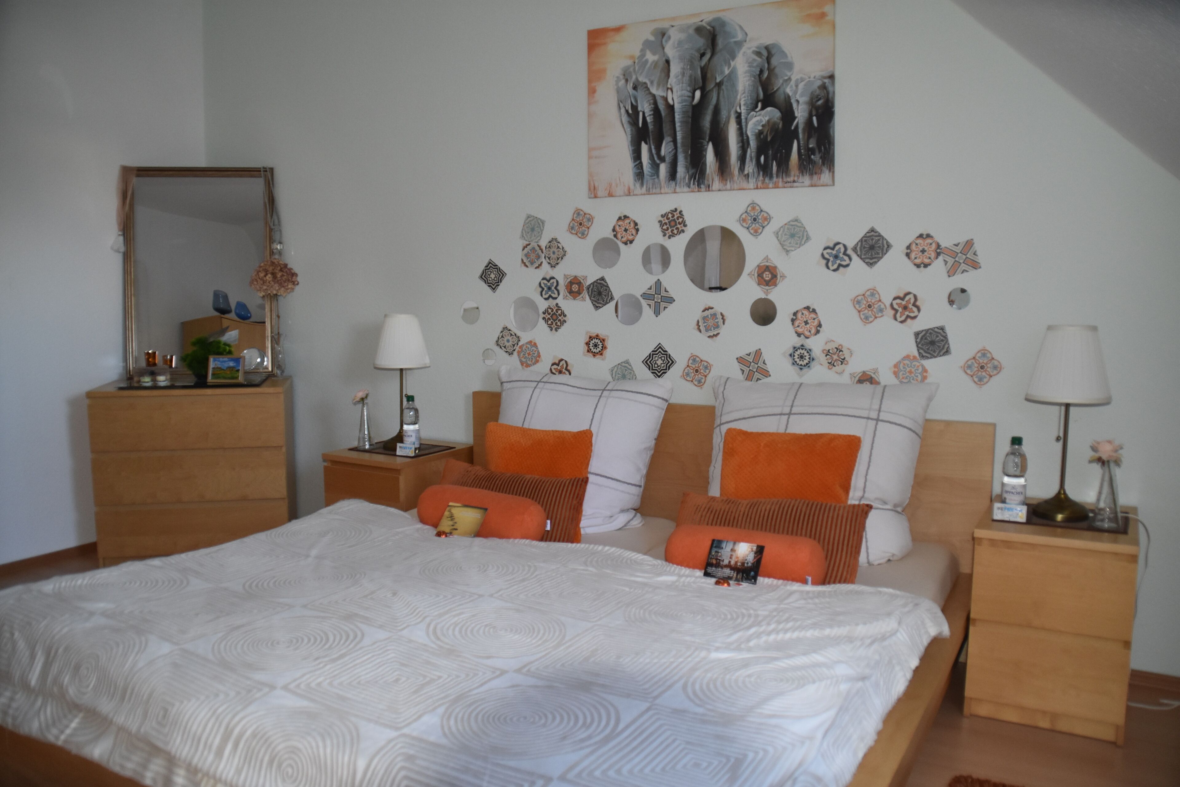 2 habitaciones, tabla de planchar con plancha y cuna de viaje 