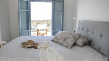 3 bedrooms, in-room safe, iron/ironing board, free cots/infant beds