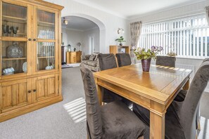 Dining - Arkle House - a cosy home-from-home in Amble-by-the-Sea (Amble)