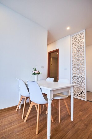 Appartement royal | Repas dans la chambre