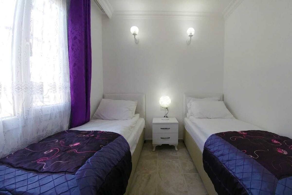 Quarto duplo | Roupas de cama premium, Wi-Fi de cortesia, individualmente decorados