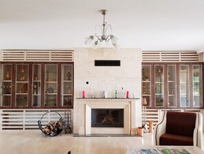 Fireplace - Ozbek Ciftlik Evi (Urla)