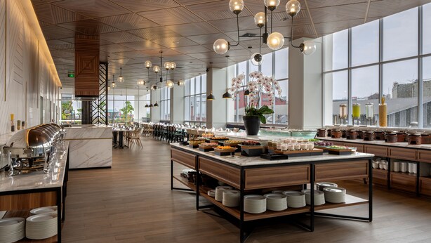 Frokost serveres