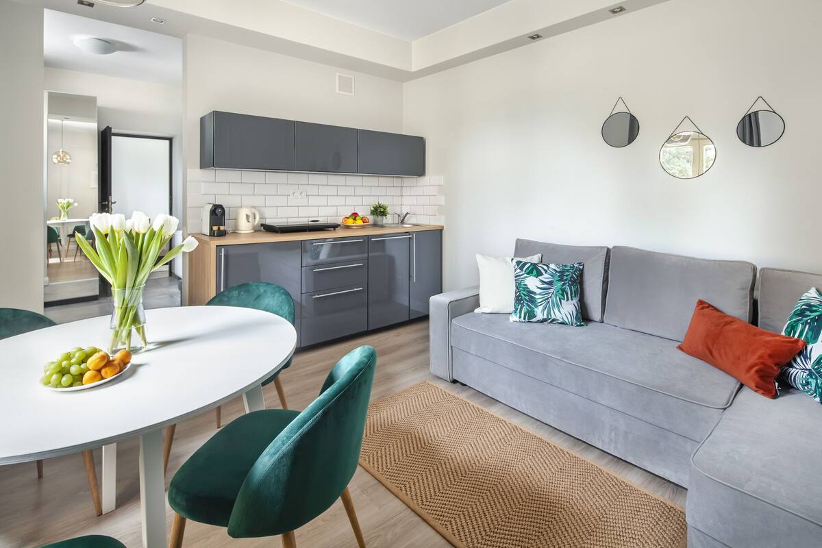 Comfort appartement (Villa 3) | Privékeuken | Een koffiezetapparaat/waterkoker, een minikoelkast, een microgolfoven