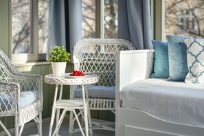 Appartement Familial (Villa 1B) | Coin séjour | Télévision à écran plat de 37 pouces avec chaînes par câble, télévision