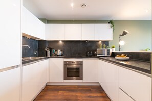 대용량 냉장고, 전자레인지, 오븐, 쿡탑