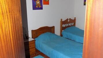 House, 3 Bedrooms | 3 bedrooms, desk, soundproofing, iron/ironing board