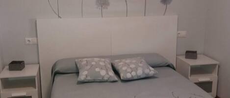 1 bedroom, iron/ironing board, travel cot, free WiFi